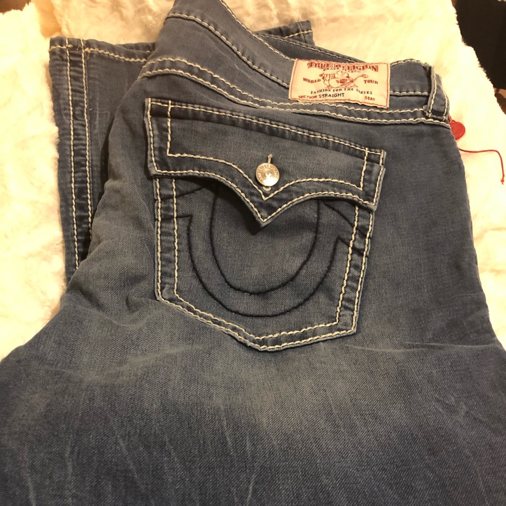 True Religion Straight Flap Size 44 in great shape